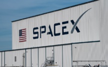 Elon Musk says SpaceX risks bankruptcy